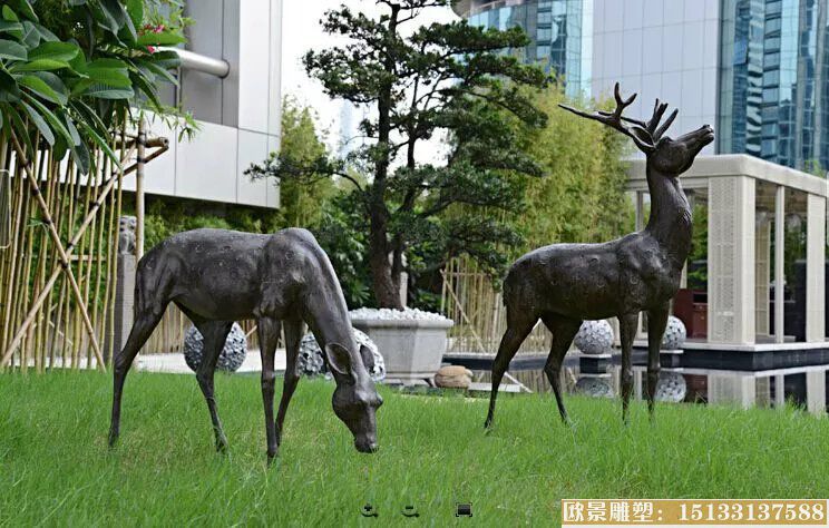 草坪铜雕塑 动物铜雕塑 铜鹿雕塑制作