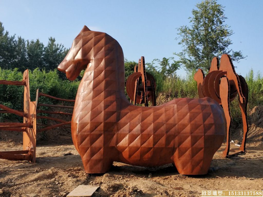 马抽象不锈钢雕塑图片2