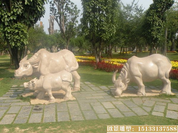 晚霞红石雕牛雕塑 动物牛雕塑 石雕景观牛 牛雕塑图片 厂家定制牛雕塑
