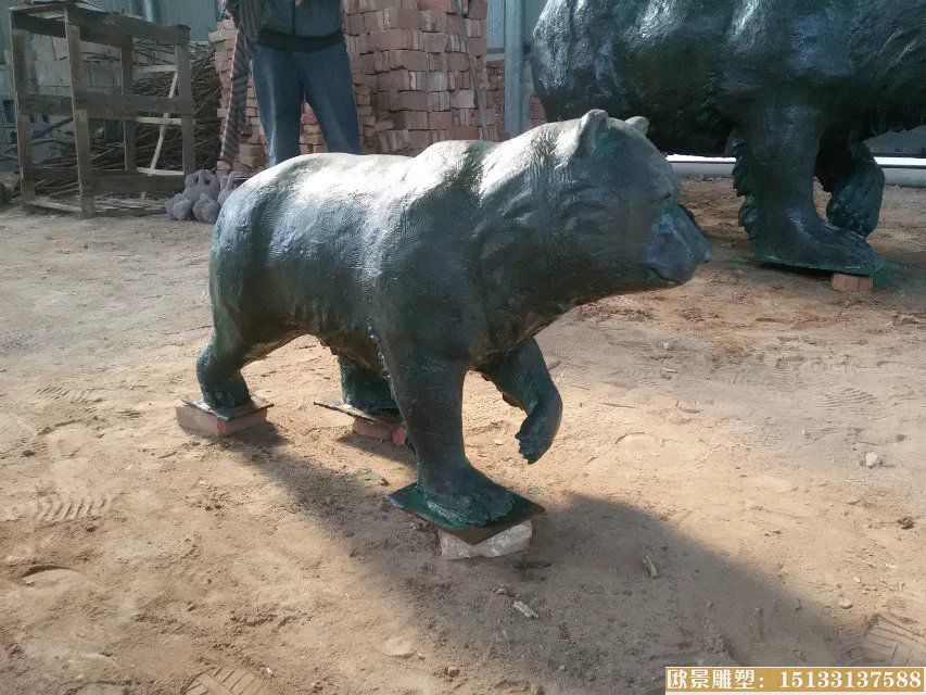 北极熊铜雕塑，动物铜雕塑制作厂家